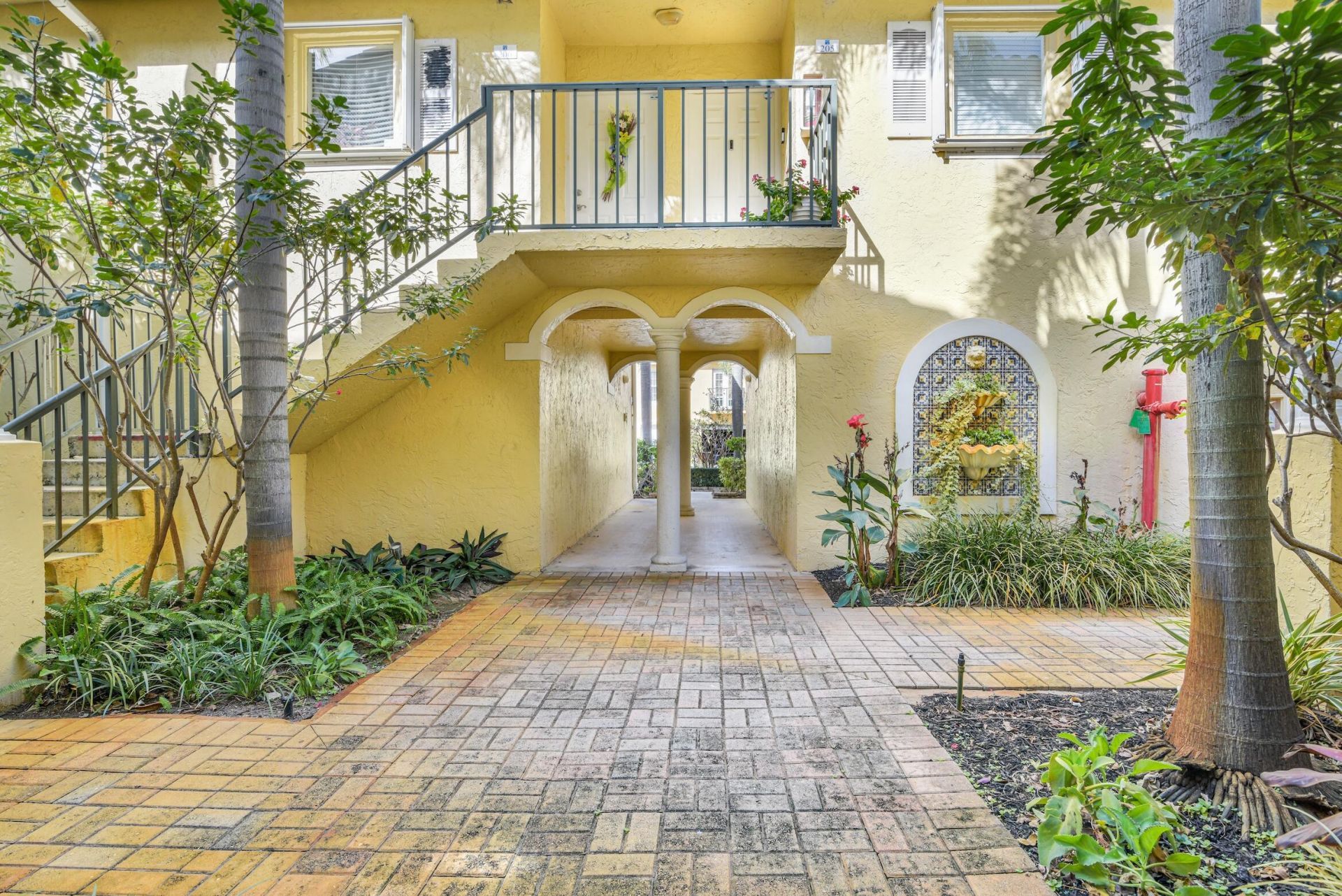 1030 Lake Shore Drive, West Palm Beach, FL 33403 Photo