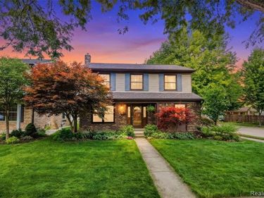 1765 Robindale Avenue, Dearborn, MI 48128