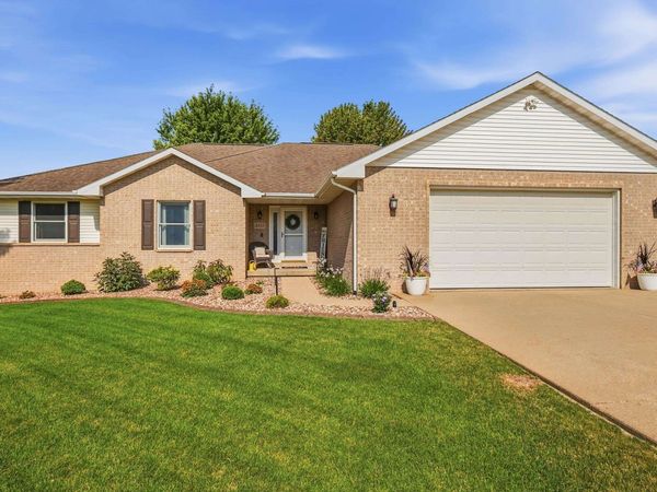 2357 Antler Ridge Drive, Dubuque, IA 52002