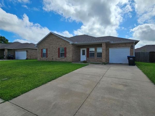 2103 Oliver Street , Greenville, TX 75401