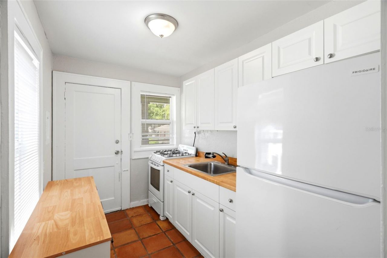 725 8th Street N, Saint Petersburg, FL 33701 Photo