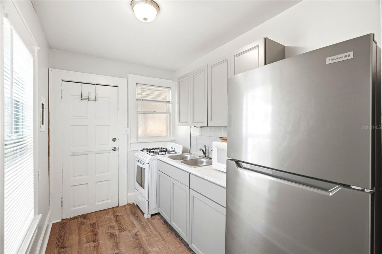 725 8th Street N, Saint Petersburg, FL 33701 Photo