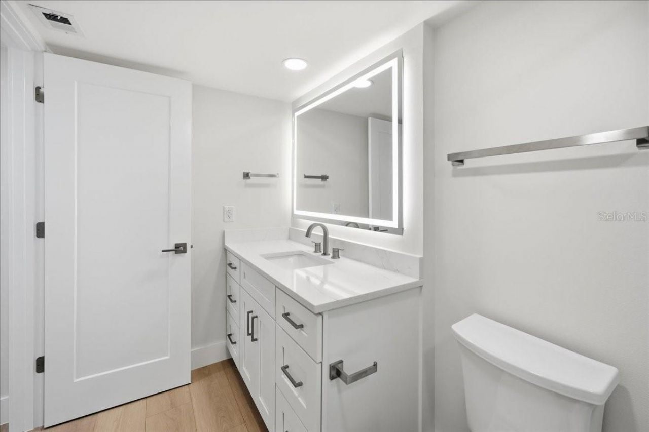 888 Blvd Of The Arts, Unit 707, Sarasota, FL 34236 Photo