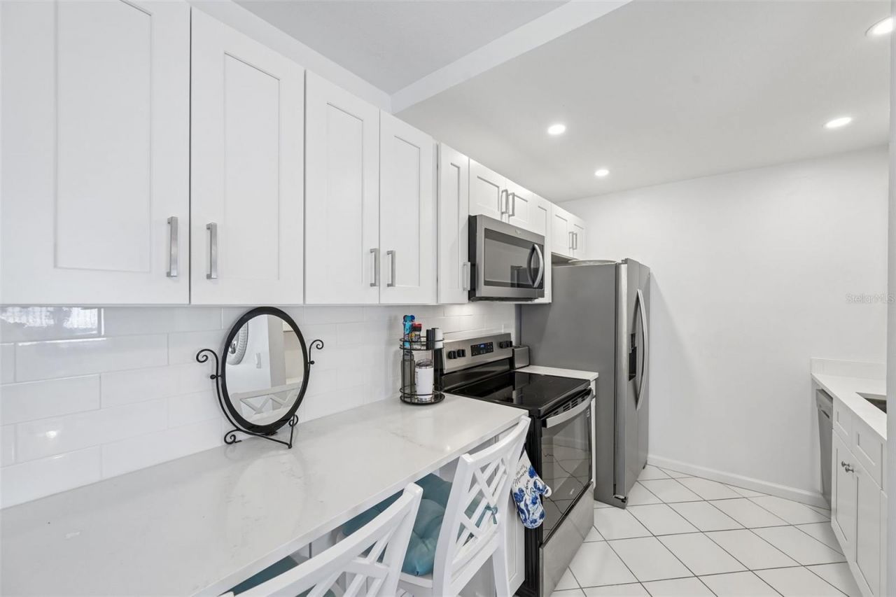 117 7th Street N, Unit 1, Bradenton Beach, FL 34217 Photo