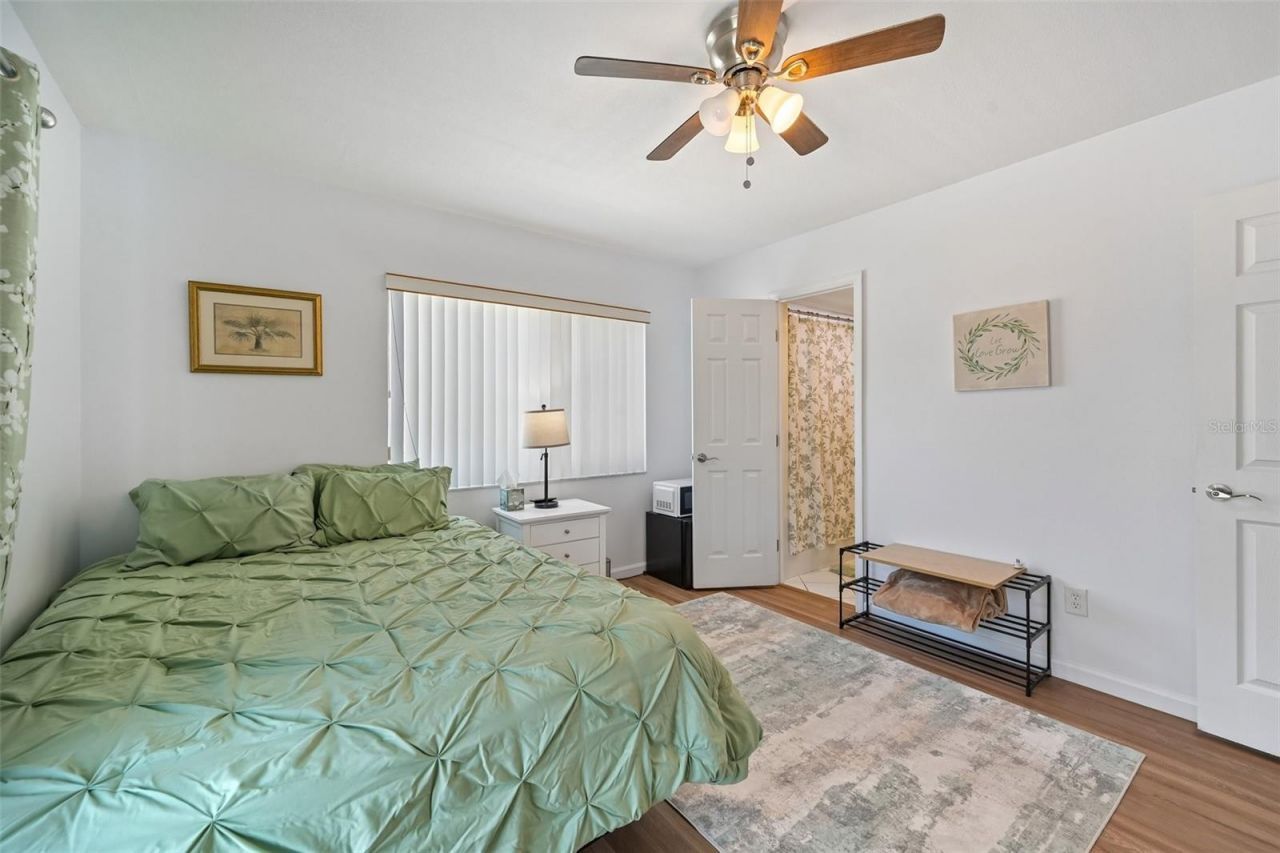 117 7th Street N, Unit 1, Bradenton Beach, FL 34217 Photo