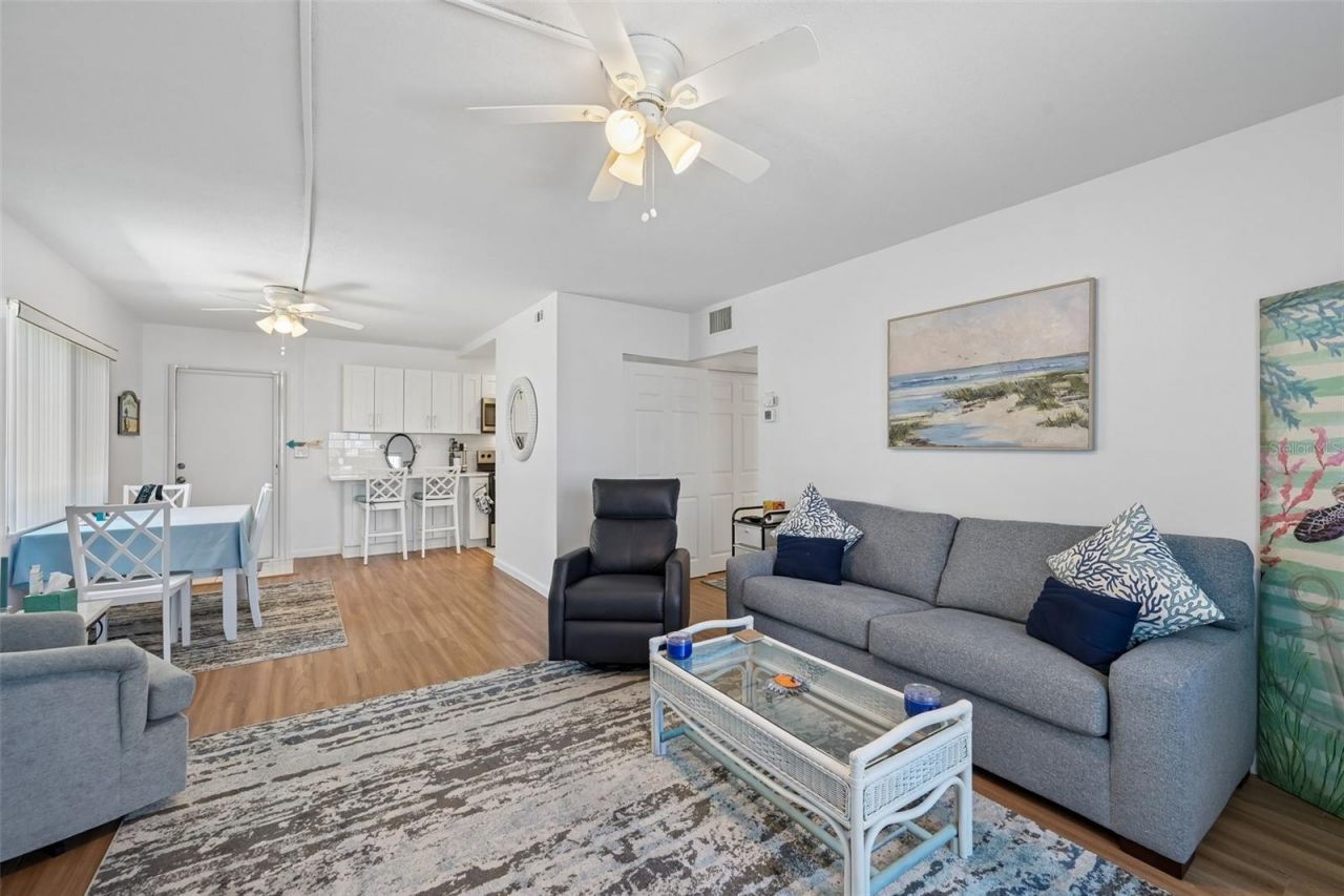 117 7th Street N, Unit 1, Bradenton Beach, FL 34217 Photo