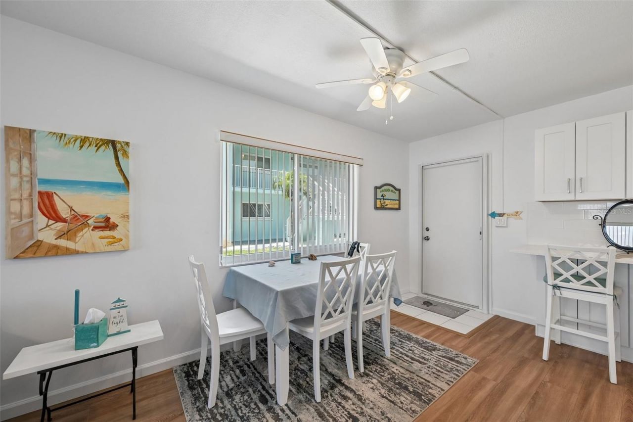 117 7th Street N, Unit 1, Bradenton Beach, FL 34217 Photo
