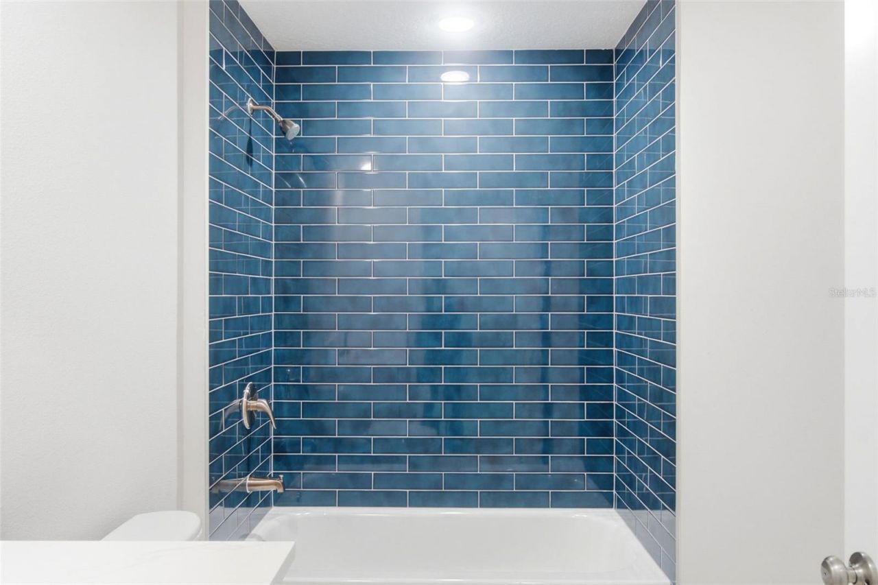 2107 Suanee Avenue , Unit 200, Eustis, FL 32726 Photo