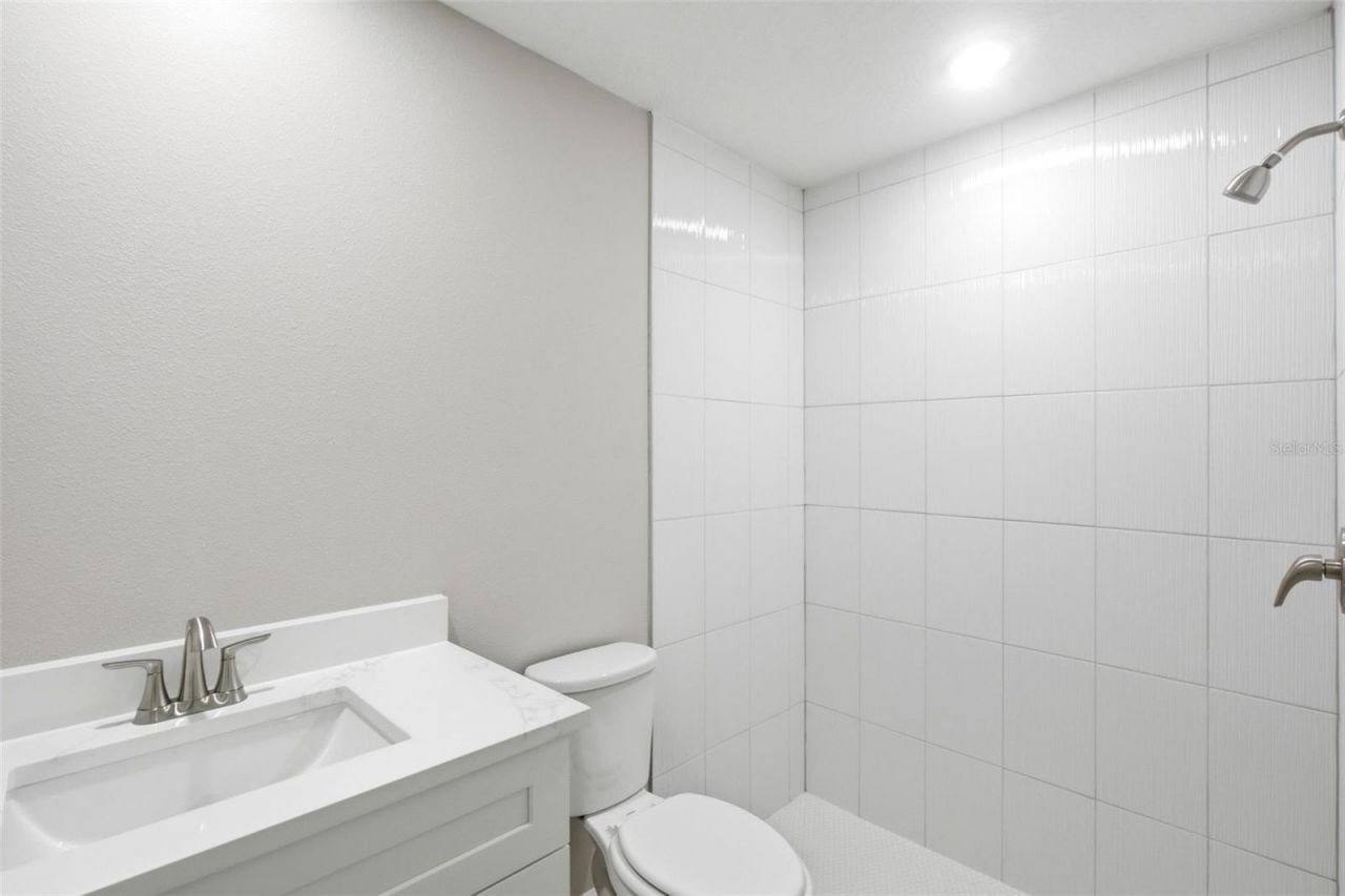 2107 Suanee Avenue , Unit 200, Eustis, FL 32726 Photo