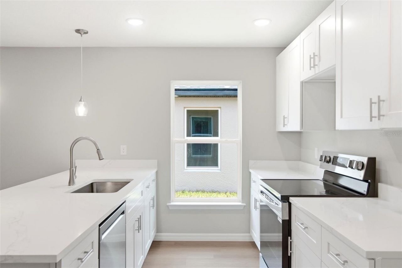 2107 Suanee Avenue , Unit 200, Eustis, FL 32726 Photo