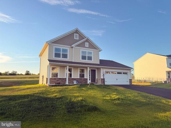 1527 SHERRY DRIVE , CHAMBERSBURG, PA 17202