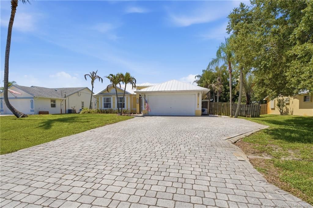 2326 SE Luau Avenue , Port Saint Lucie, FL 34952 Photo