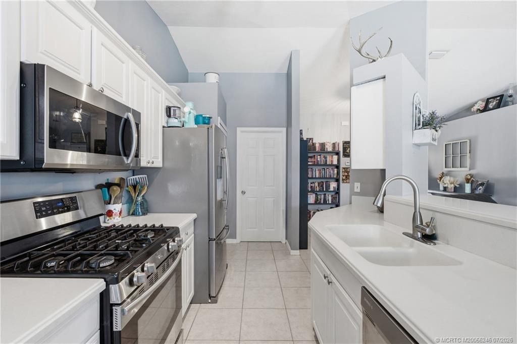 2326 SE Luau Avenue , Port Saint Lucie, FL 34952 Photo