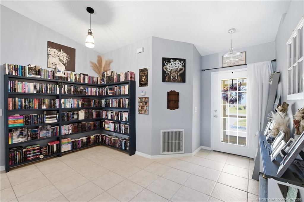2326 SE Luau Avenue , Port Saint Lucie, FL 34952 Photo