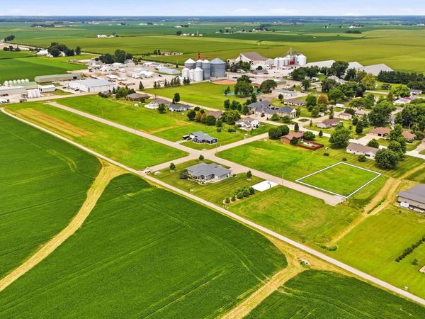 39 S 4th Street, Houghton, IA 52631