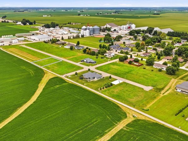 45 S 4th Street, Houghton, IA 52631