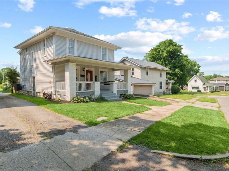 304 E Williams Avenue, Bellefontaine, OH 43311 Photo 2