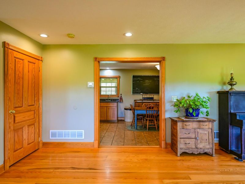 67280 Woodfield Drive , New Plymouth, OH 45654 Photo 10