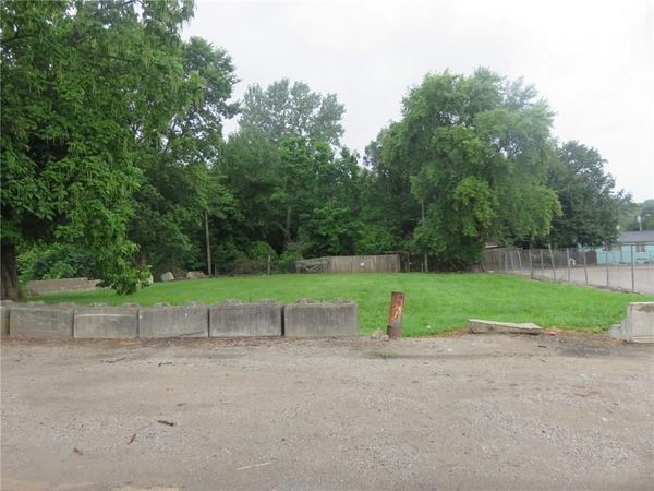 3600 White Avenue, Kansas City, MO 64129