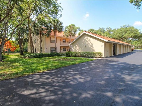 225 Robin Hood CIR, Unit 203, NAPLES, FL 34104