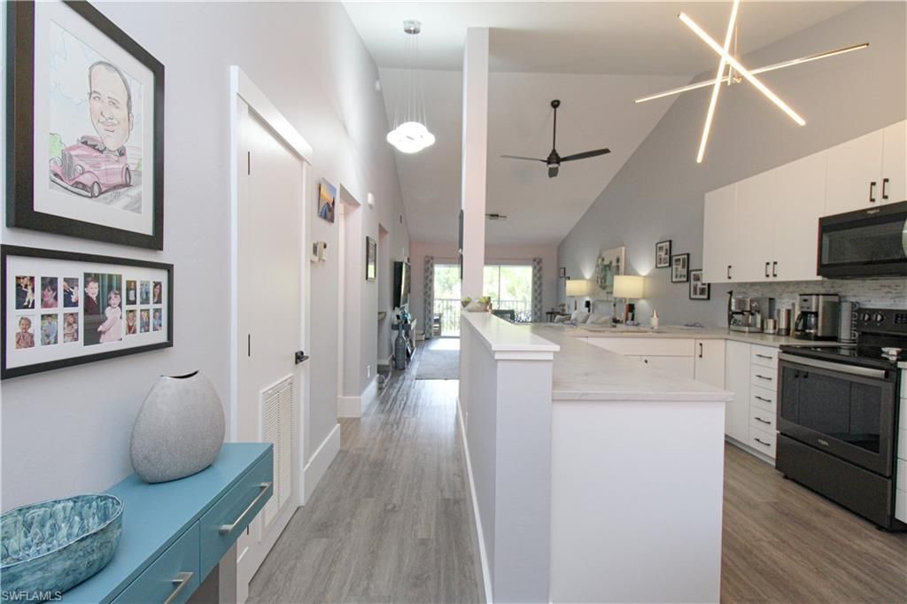 225 Robin Hood Cir, Unit 203, Naples, FL 34104 Photo