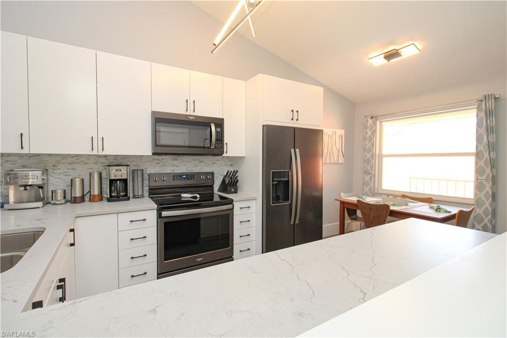 225 Robin Hood Cir, Unit 203, Naples, FL 34104 Photo