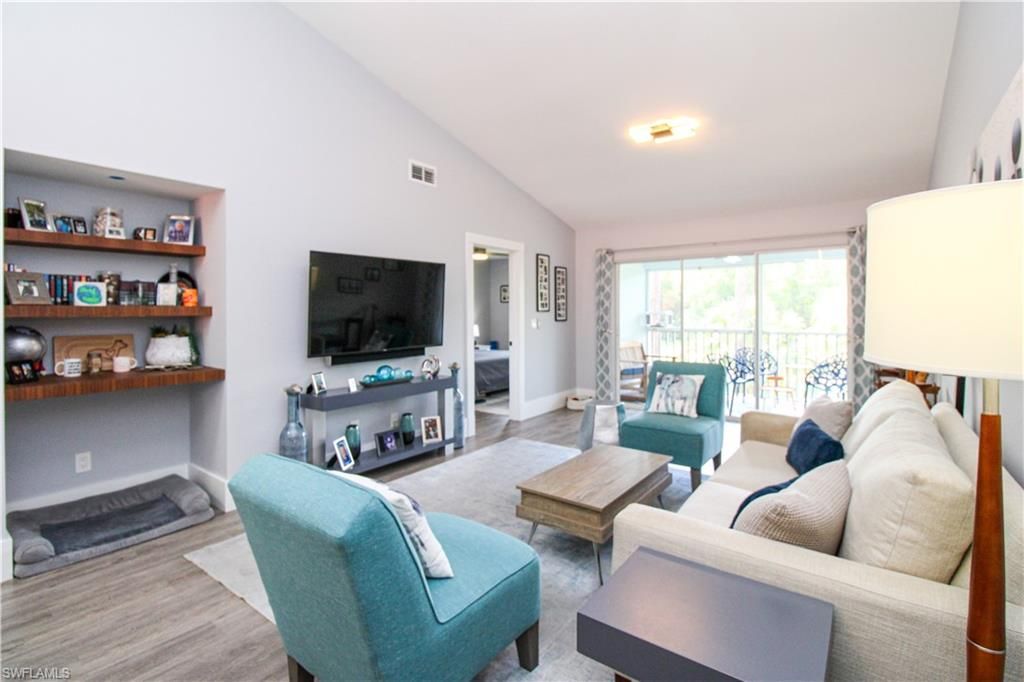 225 Robin Hood Cir, Unit 203, Naples, FL 34104 Photo
