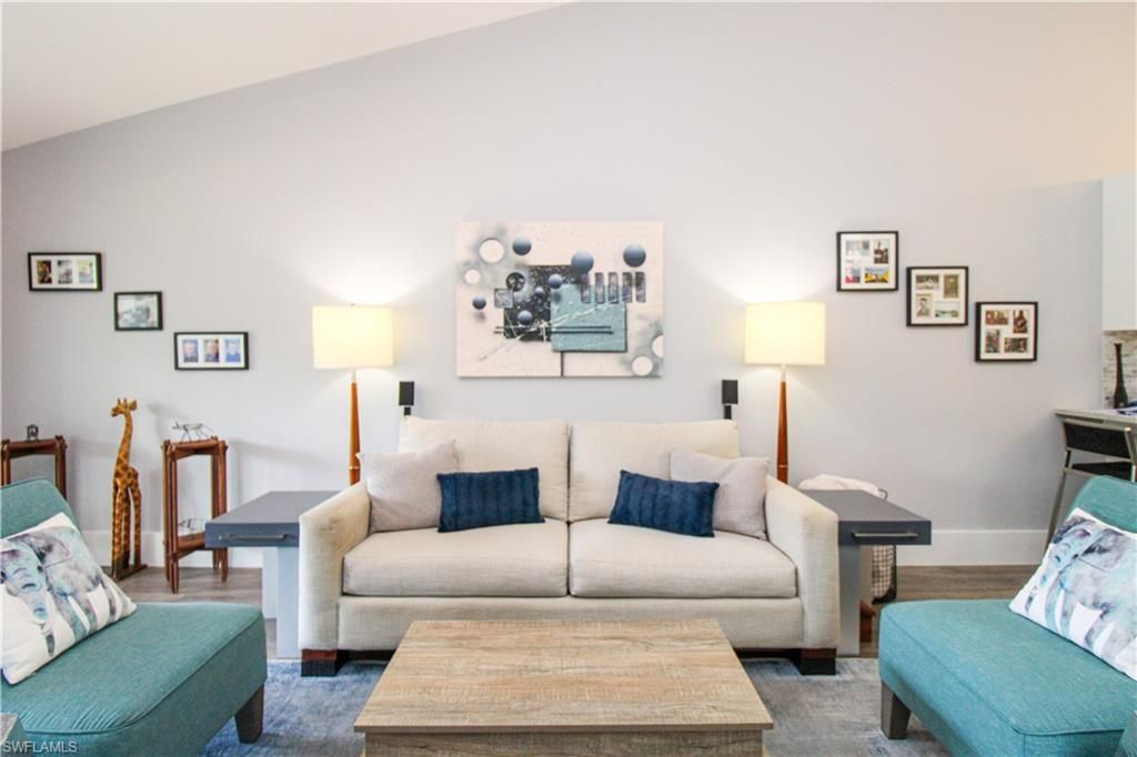 225 Robin Hood Cir, Unit 203, Naples, FL 34104 Photo
