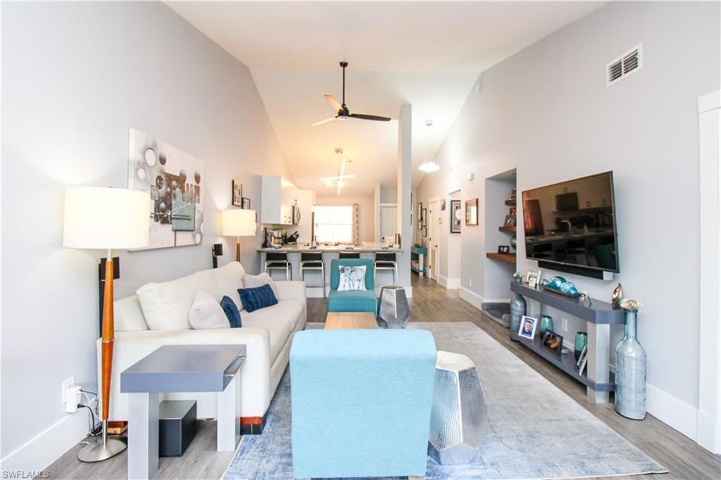 225 Robin Hood Cir, Unit 203, Naples, FL 34104 Photo