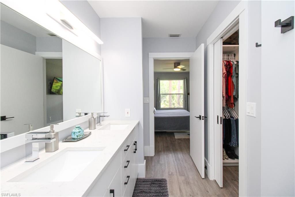 225 Robin Hood Cir, Unit 203, Naples, FL 34104 Photo