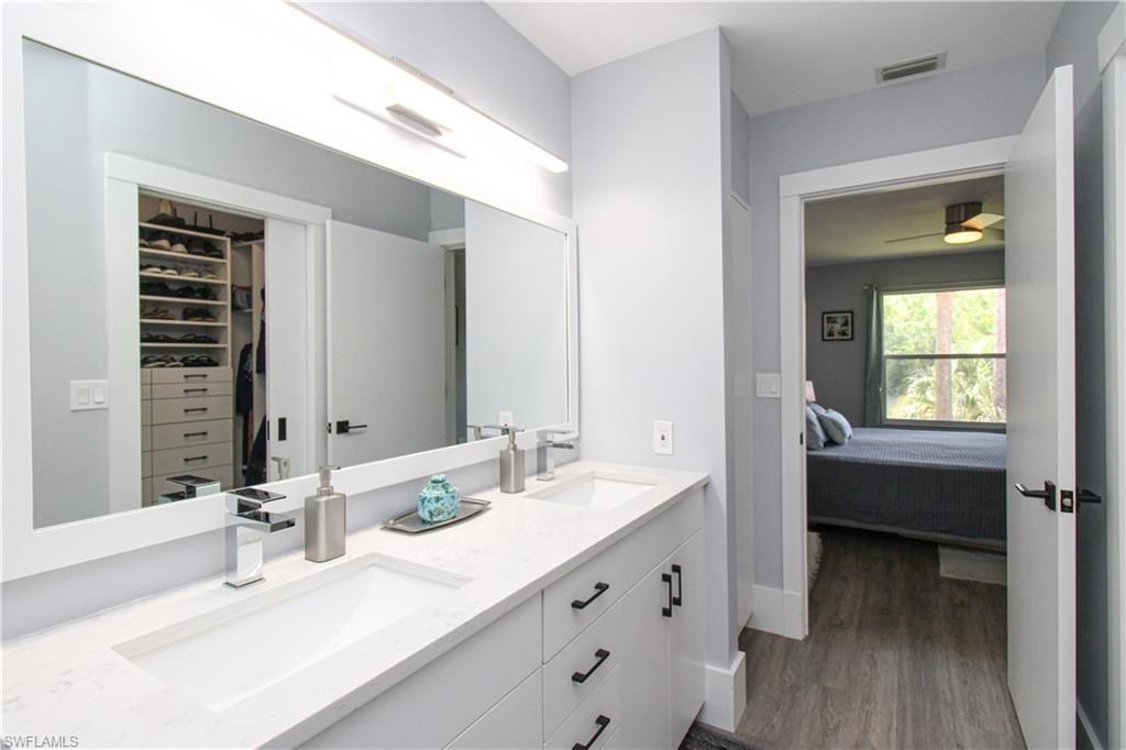 225 Robin Hood Cir, Unit 203, Naples, FL 34104 Photo
