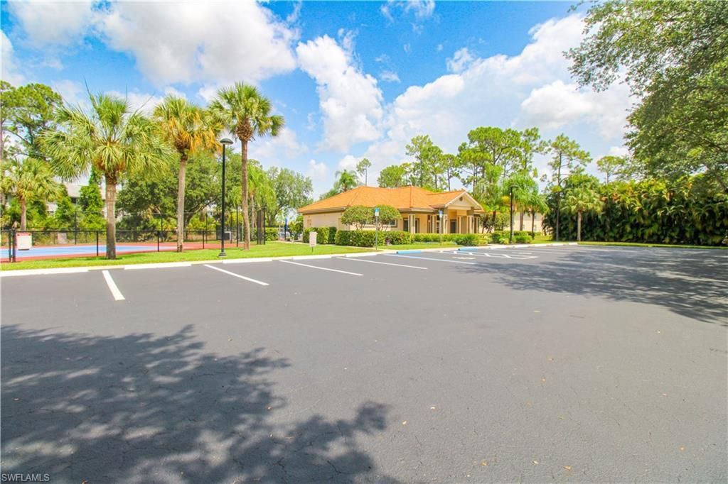 225 Robin Hood Cir, Unit 203, Naples, FL 34104 Photo