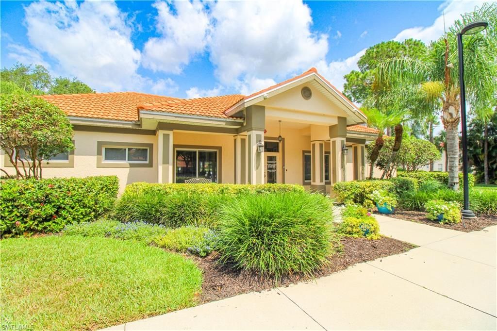 225 Robin Hood Cir, Unit 203, Naples, FL 34104 Photo