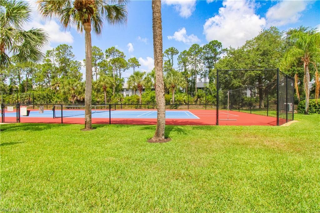225 Robin Hood Cir, Unit 203, Naples, FL 34104 Photo