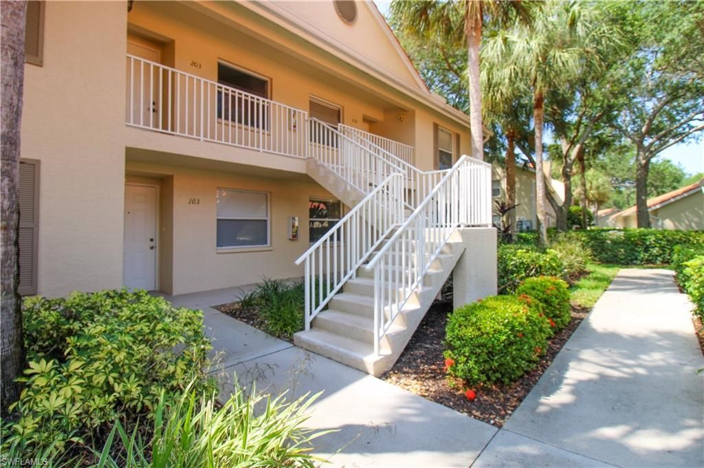 225 Robin Hood Cir, Unit 203, Naples, FL 34104 Photo
