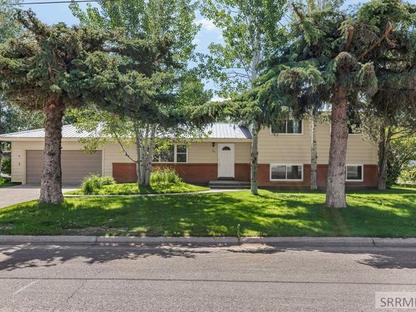 646 E 4th N, ST ANTHONY, ID 83445