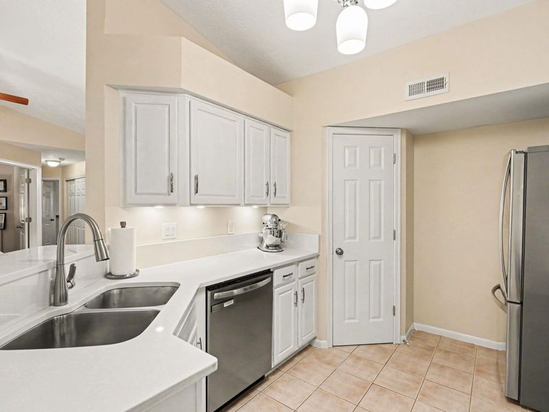 203 S Watchtower Drive, Unit 304, Wilder, KY 41076 Photo 10