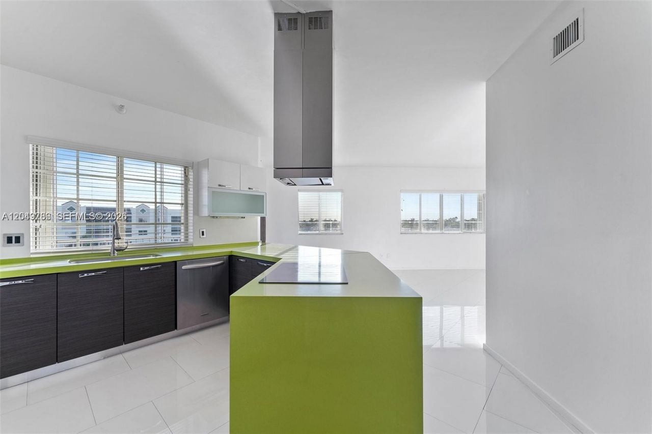 10720 NW 66 St , Unit 507, Doral, FL 33178 Photo