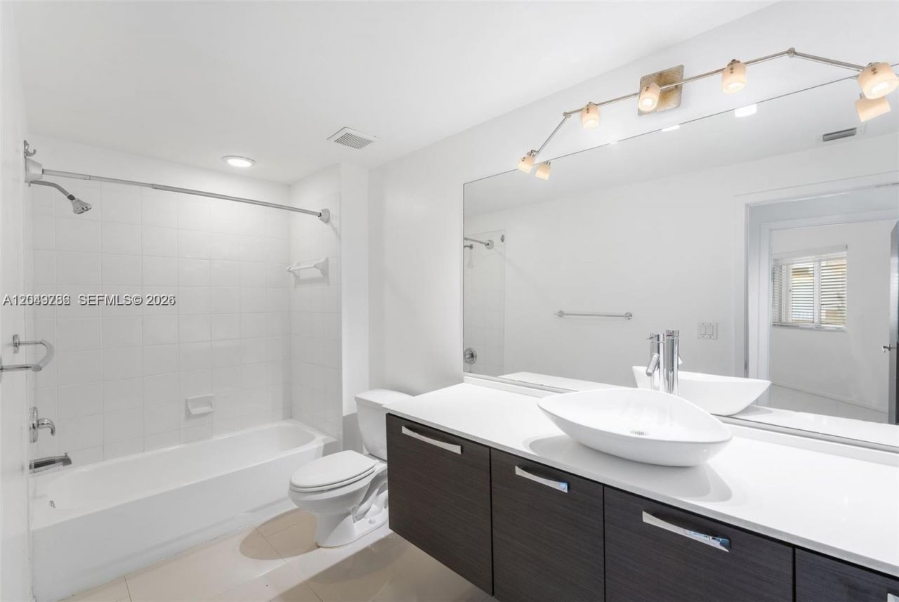 10720 NW 66 St , Unit 507, Doral, FL 33178 Photo