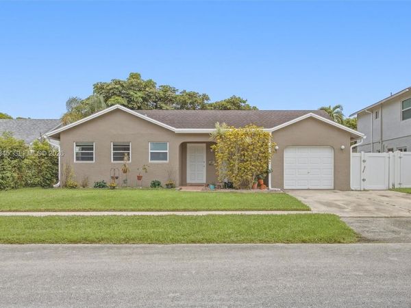 8410 SW 20th St , North Lauderdale, FL 33068