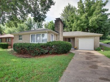 916 LOCUST Street, Quincy, IL 62301