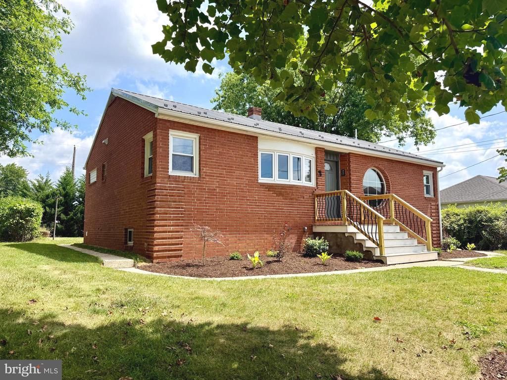 501 Hamilton Avenue, Chambersburg, PA 17202 Main Photo