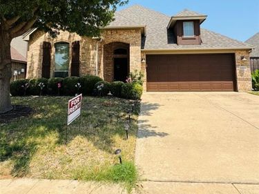 8105 Winter Falls Trail, Fort Worth, TX 76053