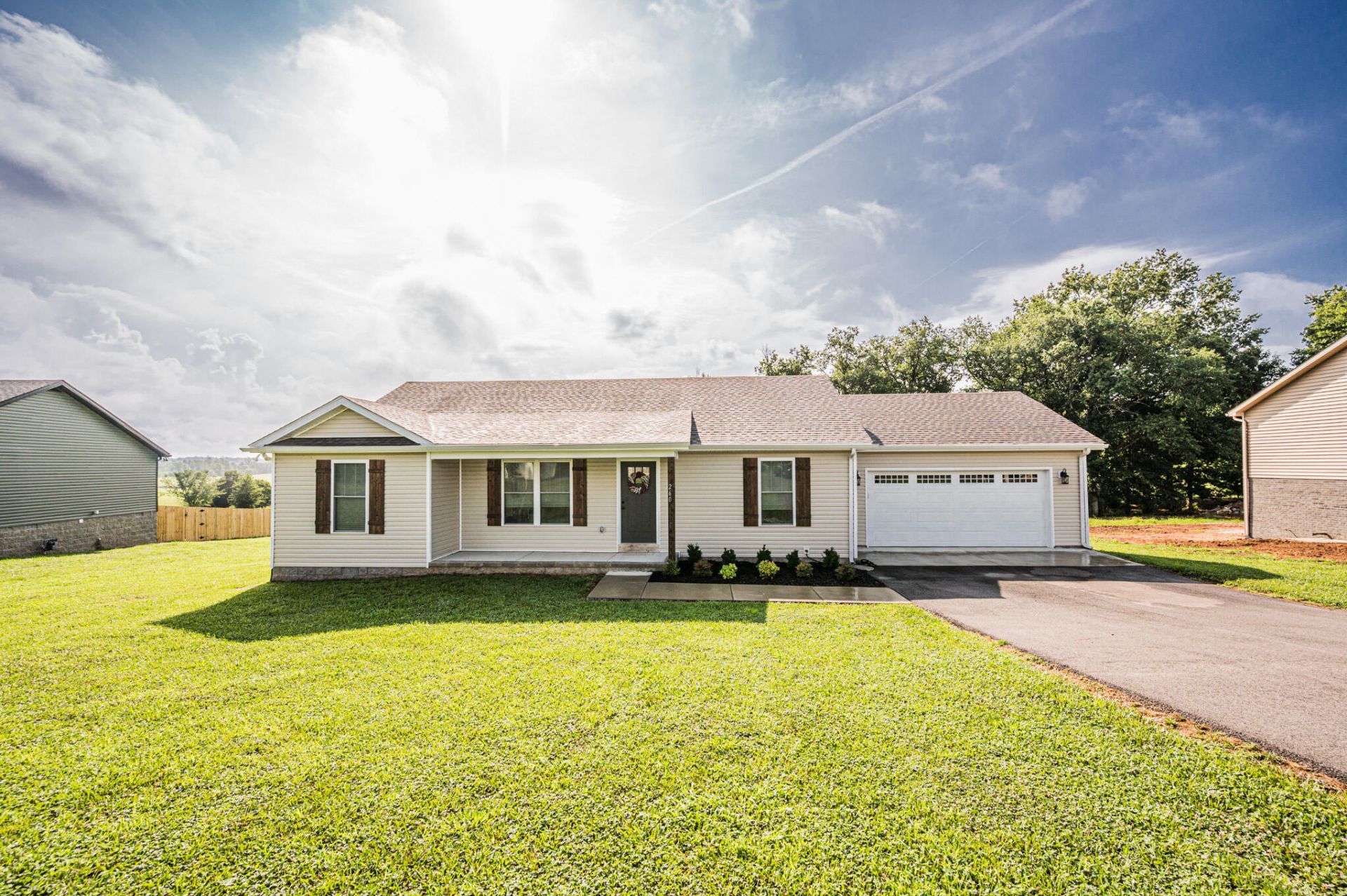 260 Walnut Grove Drive, Smiths Grove, KY 42171