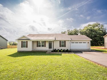 260 Walnut Grove Drive, Smiths Grove, KY 42171