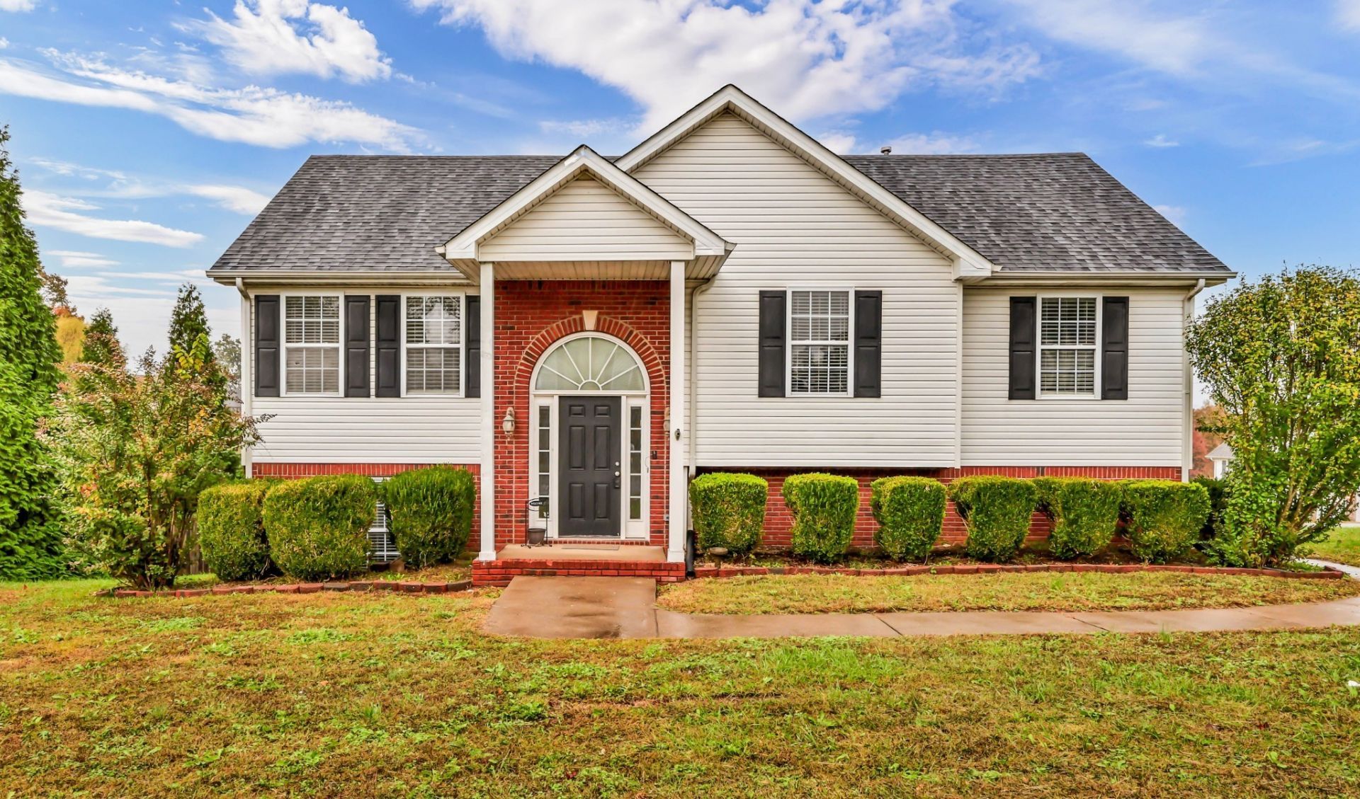 2856 Sharpie Dr, Clarksville, TN 37040 Main Photo