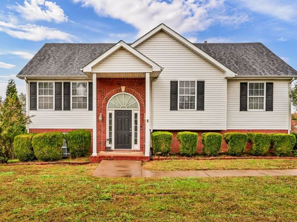 2856 Sharpie Dr, Clarksville, TN 37040