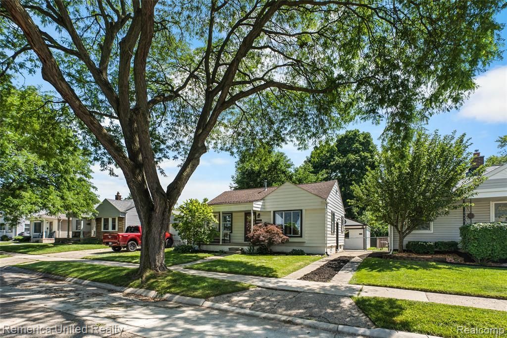 717 S Edgeworth Avenue, Royal Oak, MI 48067 Main Photo