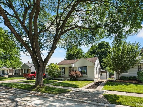 717 S Edgeworth Avenue, Royal Oak, MI 48067