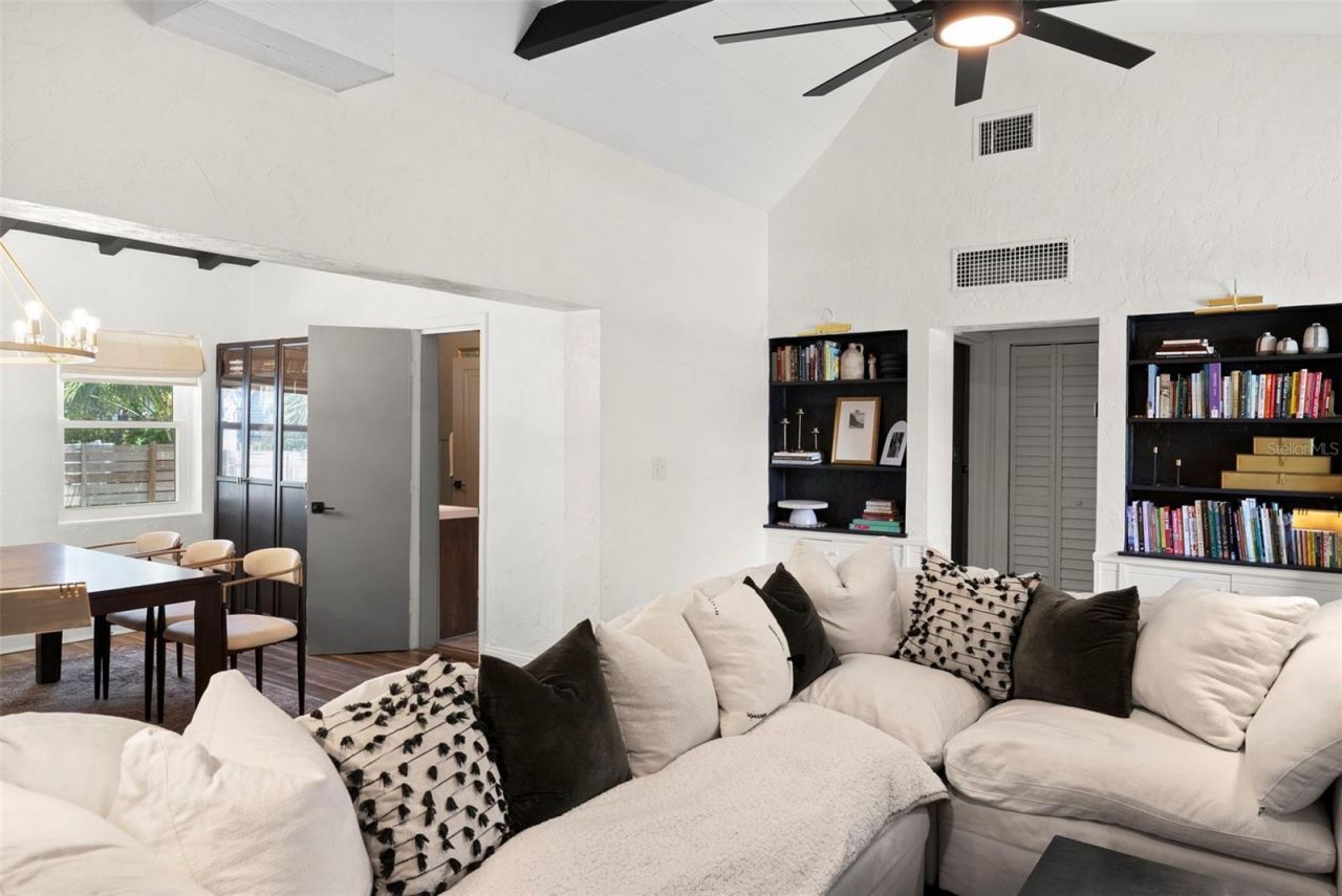 2235 5th Street S, Saint Petersburg, FL 33705 Photo